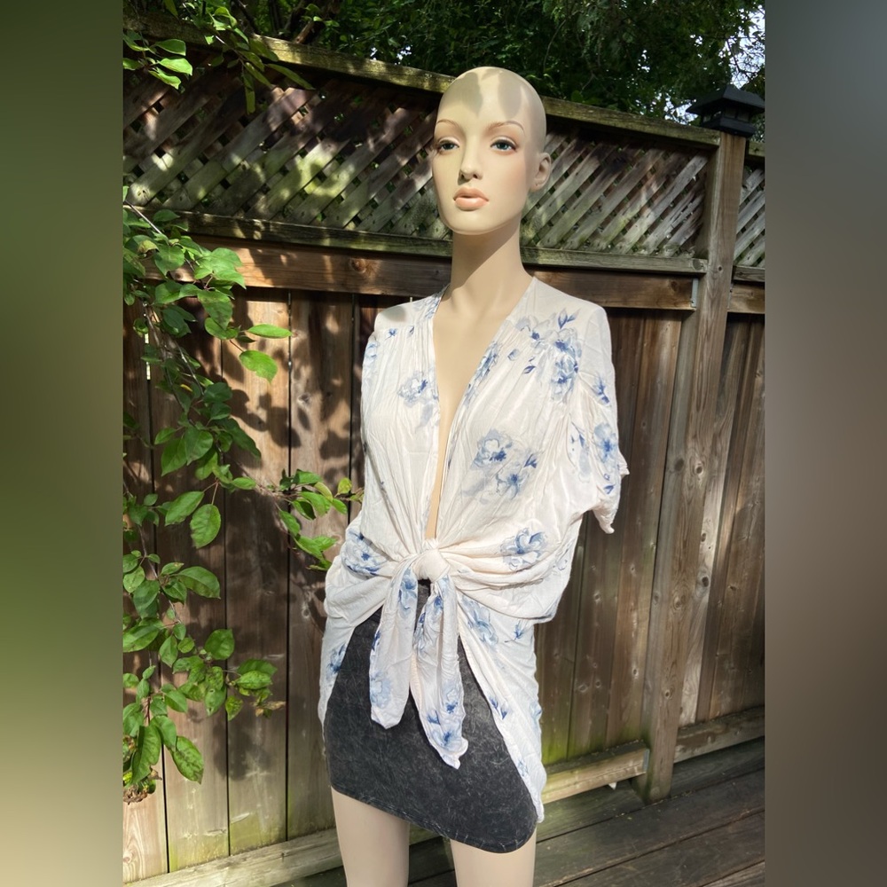 Cream w/t Blue Flowers Tunic Style Kimono